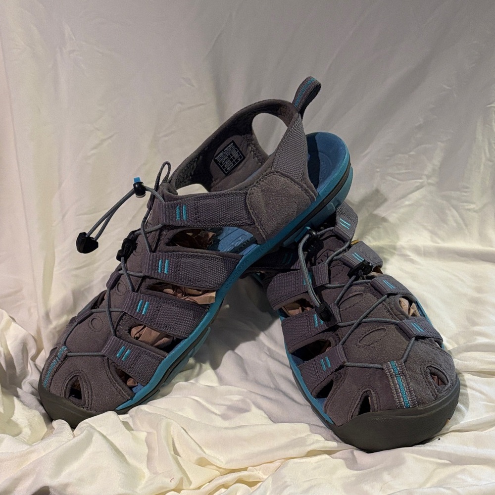 Keen waterproof sandal women’s US size 11 gray and light blue